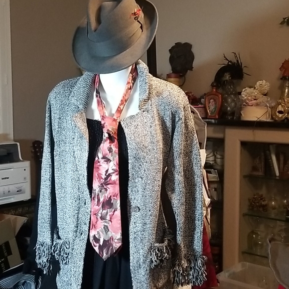 Endless Love in this  Dove Gray Fringe Detail Sweater to Layer Over or under.. - Picture 2 of 6